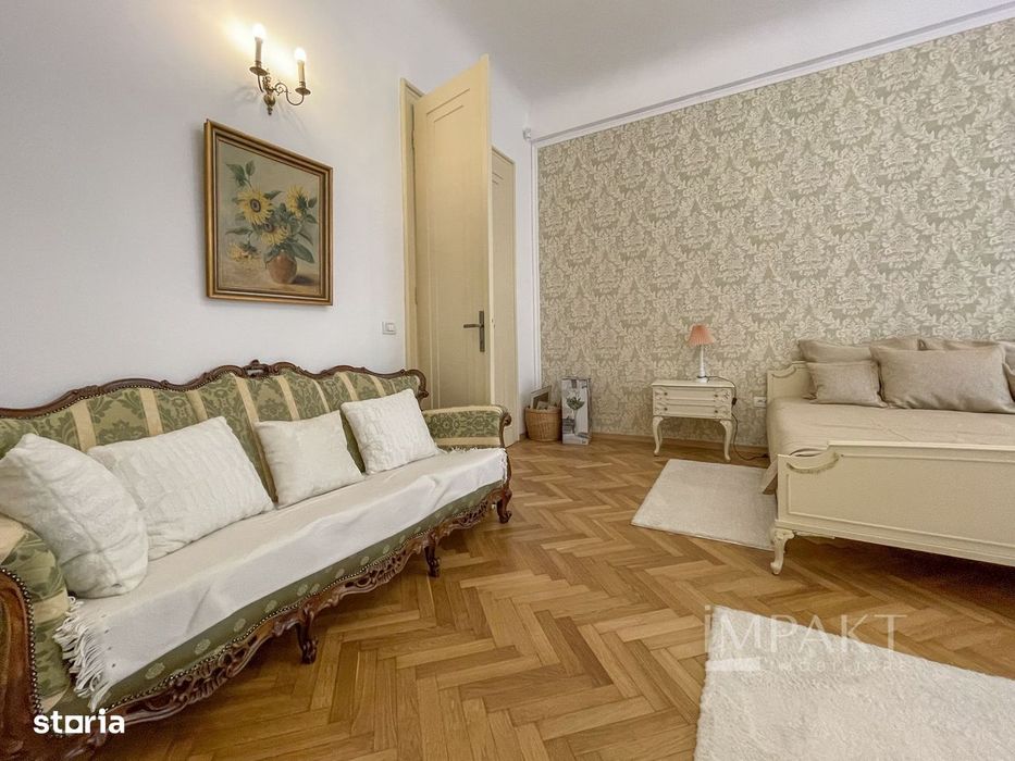 Apartament deosebit cu 3 camere, curte si parcare, aproape de Centru