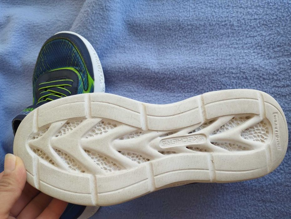 Skechers и ecco  номер 36.