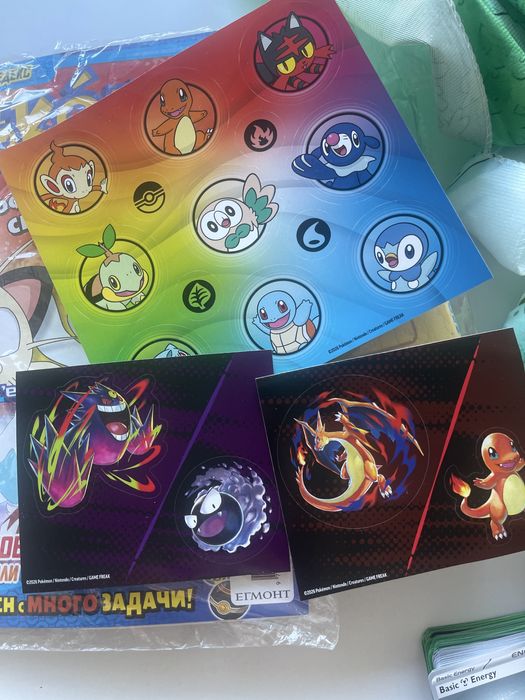 Над 450 Pokemon карти + аксесоари