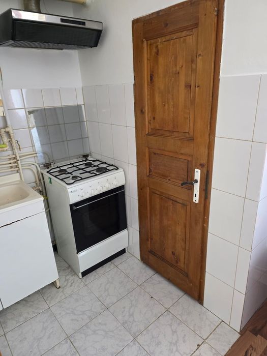 Închiriez garsoniera