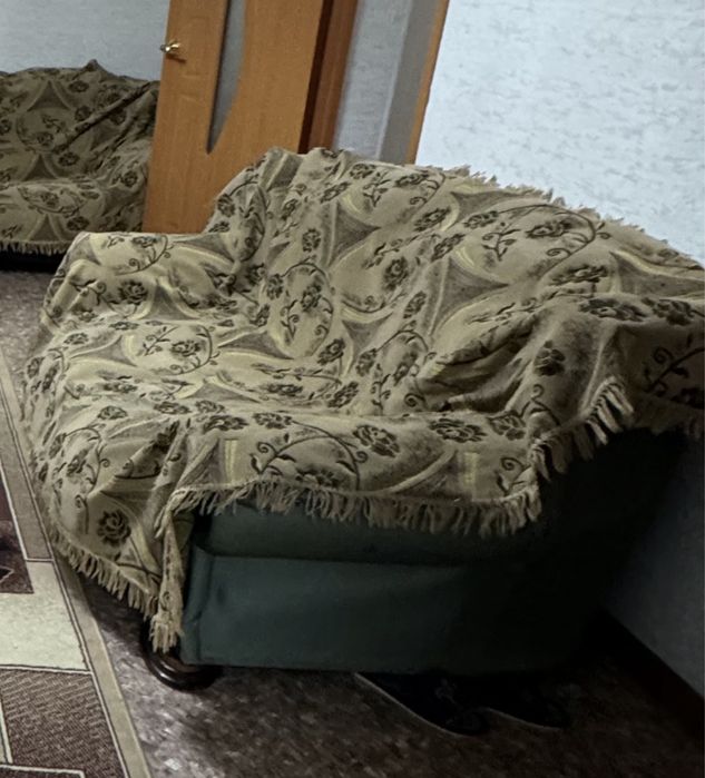 Продается б/у диван