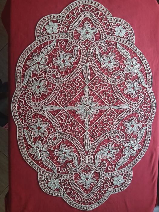 Mileu de lux lucrat manual