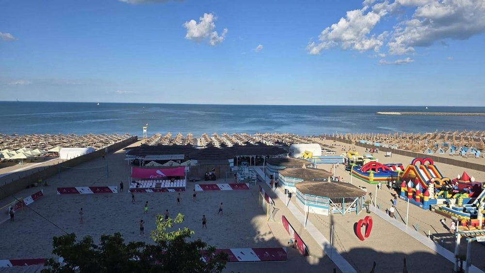 Cazare- APARTAMENT 3 camere- Plaja Reyna- Faleza Nord