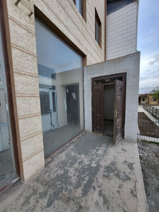 Нотурар бино сотилади