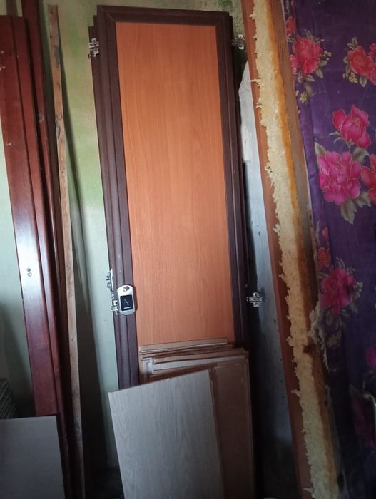 Продам двери от шкафов
