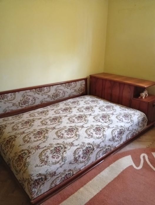 Vand pat , canapea si fotoliu