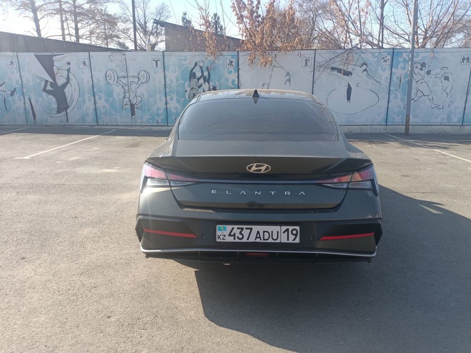 Hyundai Elantra 2023
