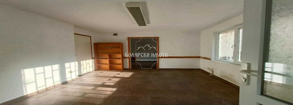 Дава се под наем Офис в Велико Търново, Център - 42 кв.м за 230 € - Снимка #4