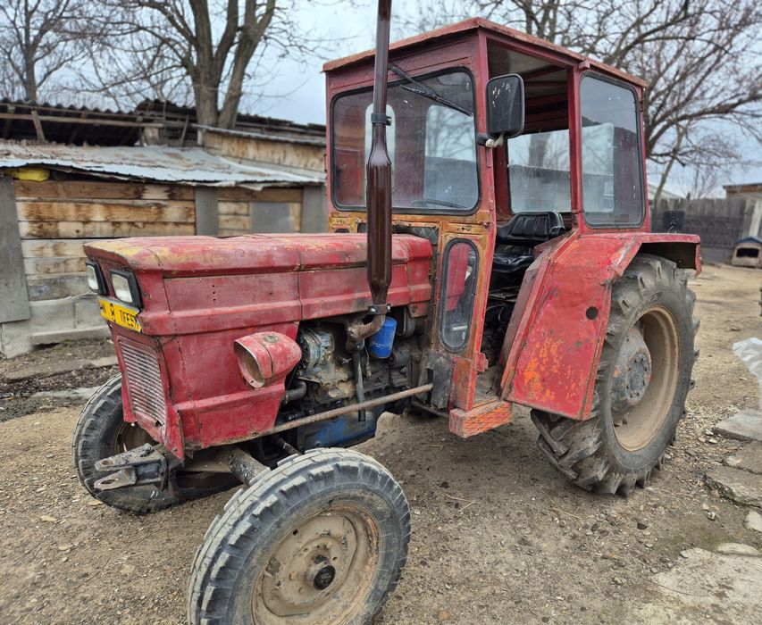 Tractor Universal 445