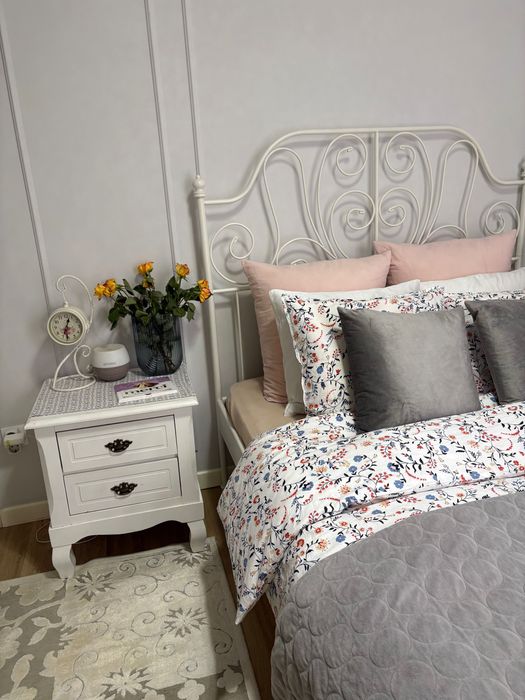 Pat metalic IKEA alb, 160*200