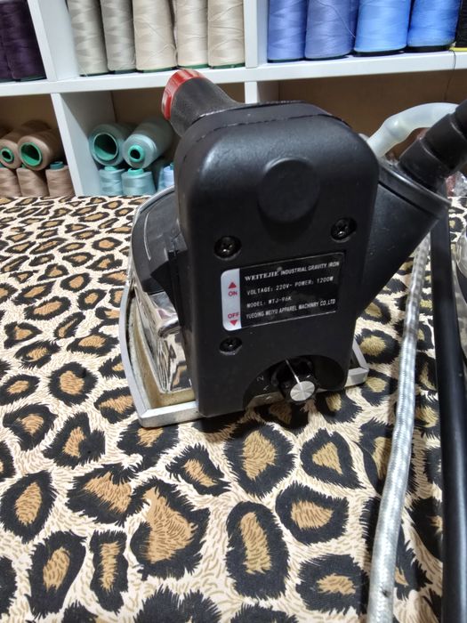 Утюг.     Дельфин