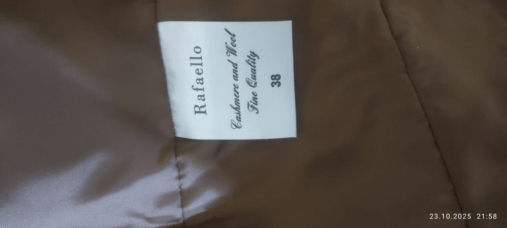 Продам Польто  Rafaello