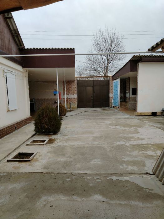 Продается большой участок с 3 домами