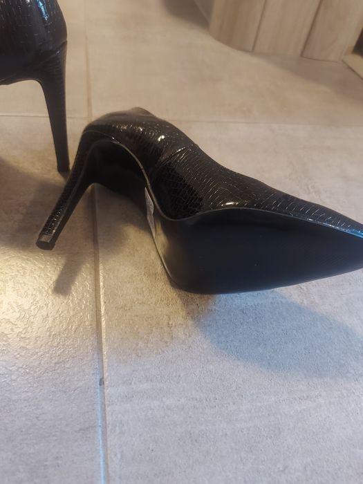 Vând pantofi palazzo