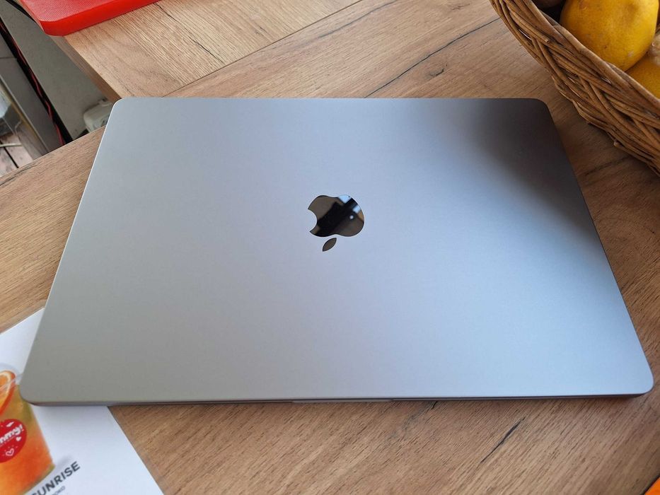 MacBook Air 15 (2024) M3 / 16GB RAM / 512GB SSD / Коробка / Идеал