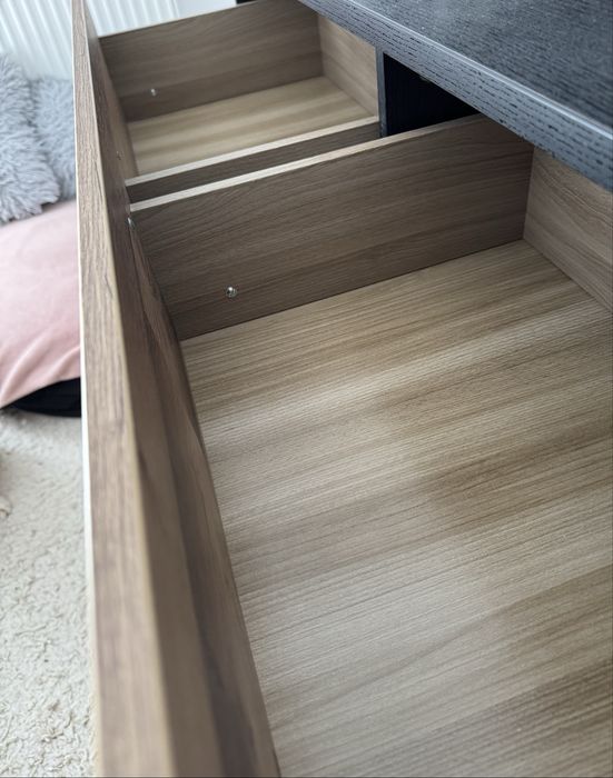 Pat 160x200 cu noptiere incluse și tăblie+canapea tapițate