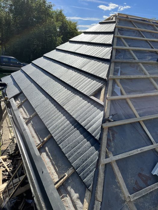 Montaj reparații acoperisuri dulgherie hidroizolații velux