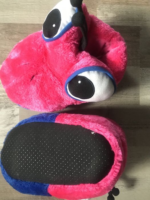 Домашни пантофи буболечки