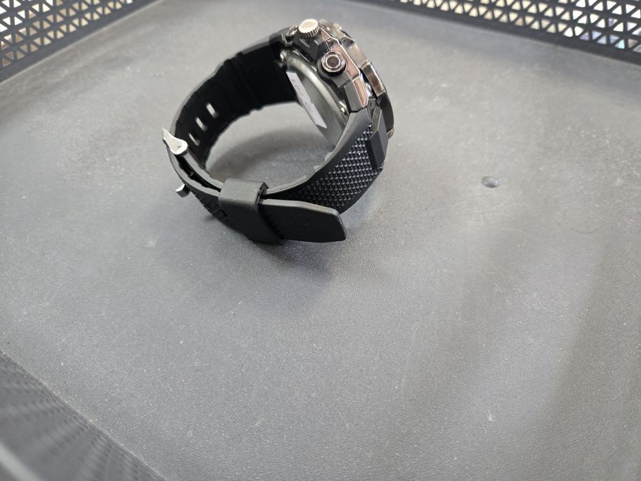 Часовник G Shock