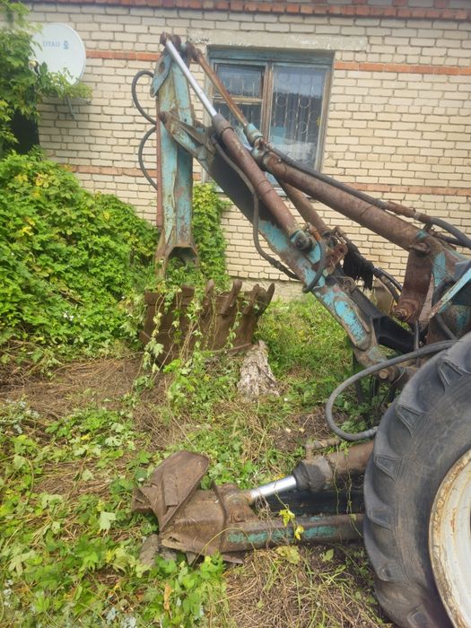 Продам ЮМЗ эксковатор
