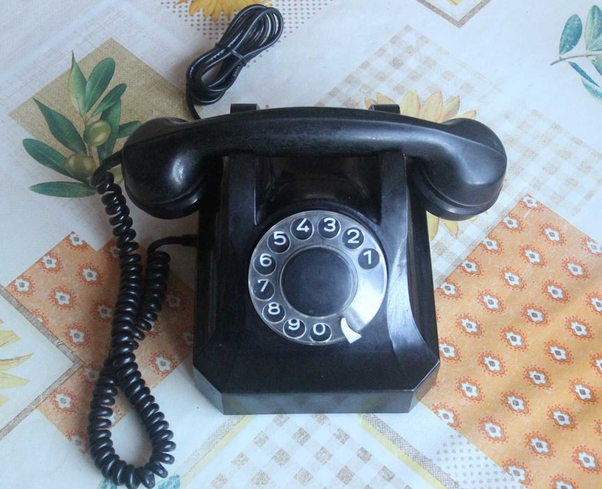 Телефон от бакелит - български
