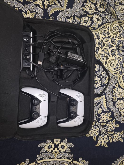 PS5 в полном комплекте