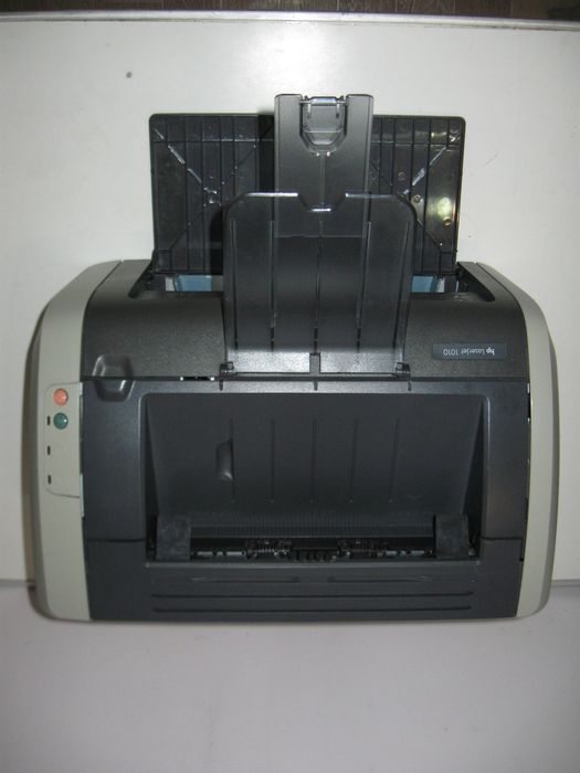 Неубиваемый  легендарный лазерный принтер HP LaserJet 1010+ 2картриджа