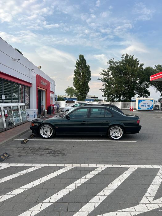 BMW 7 Series 0 — imagine 4