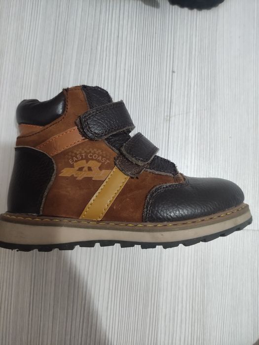 Детски сандали боти