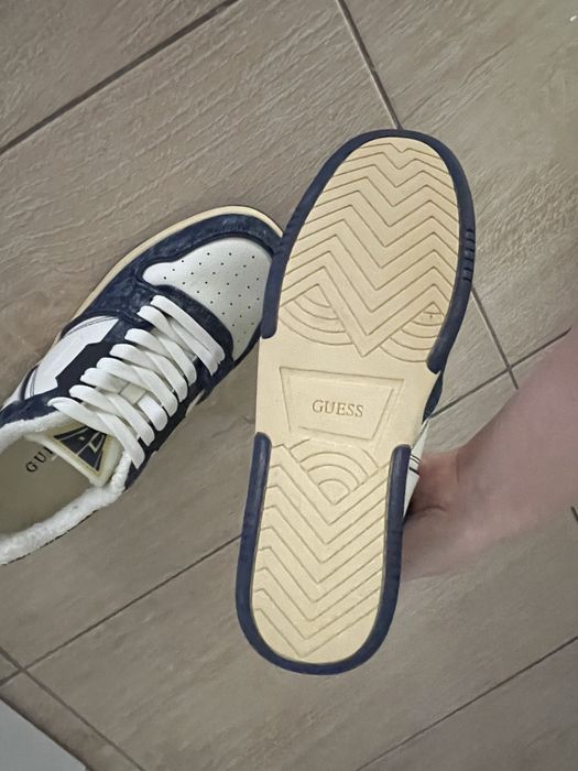 Adidasi bărbați Guess Ancona