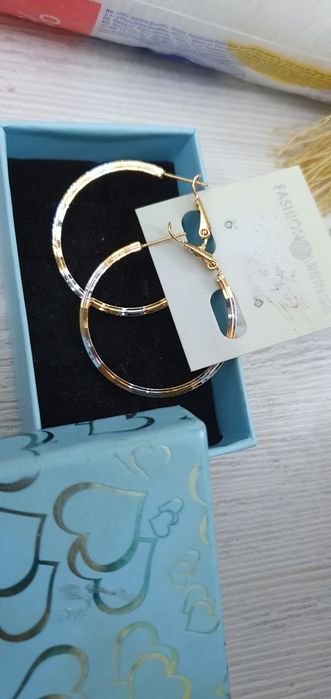 Срочно Продаётся  женские аксессуары