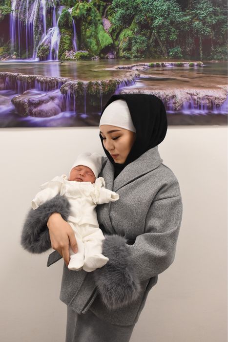 Пальтоо серый новый арзан