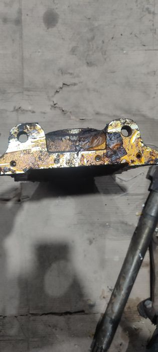 Лобавая крышка на зил 130