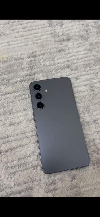 Samsung s24 black
