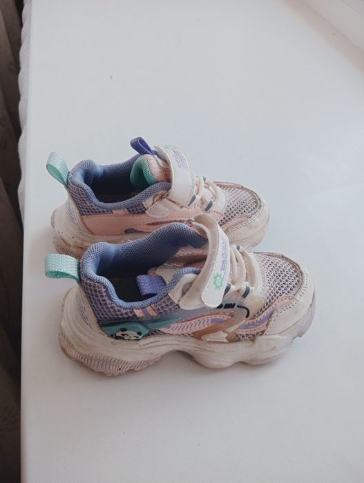 Женский крассовки