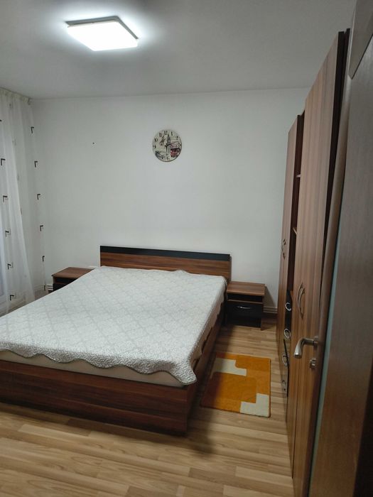 Inchiriez apartament 2 camere, mobilat, utilat,  AC, zona Sud, 4/4.