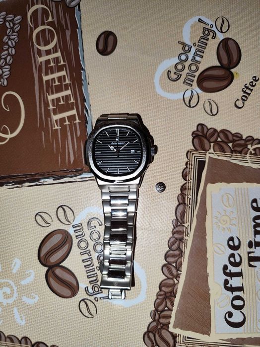 Ceas poedagar ora și data