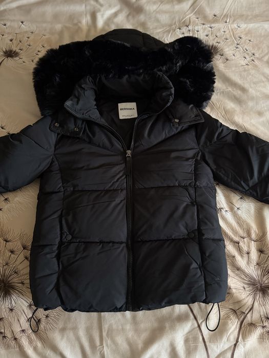 Черно зимно яке Bershka