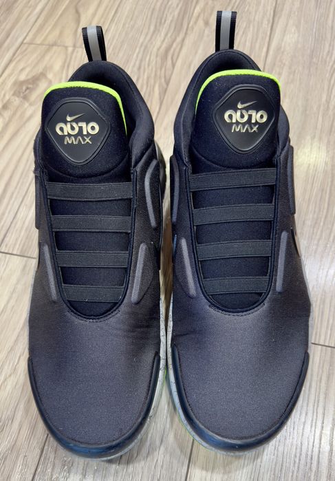 Nike auto adapt Max