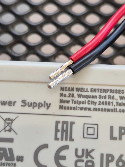 Sursă Alimentare LED Mean Well LPV-60-24 (24V, 2.5A, 60W)