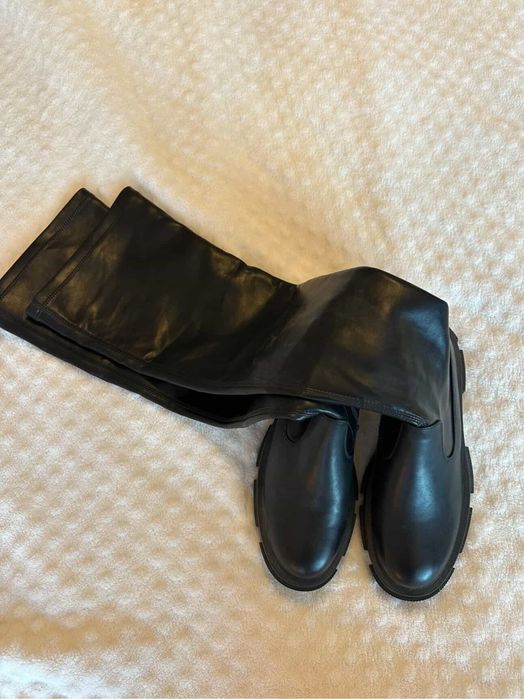 Чизми(ботуши) над голяното