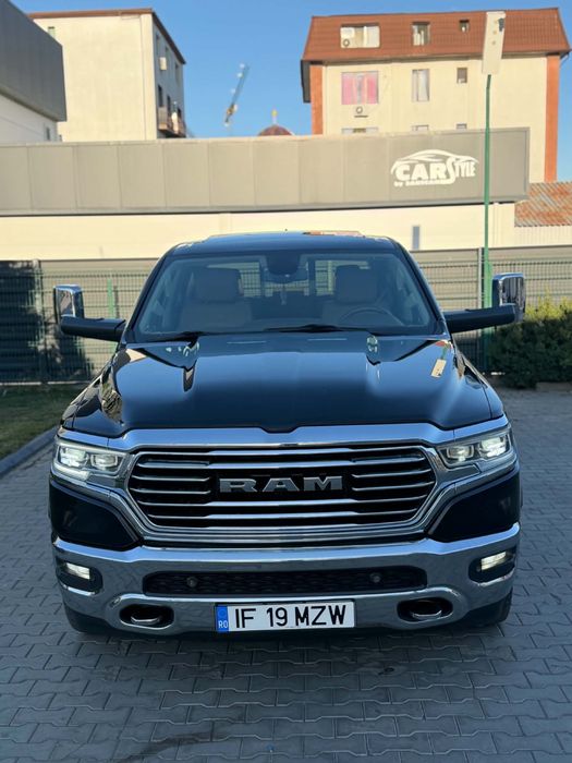 Dodge ram 1500 2020 laramie edition 5.7HEMI