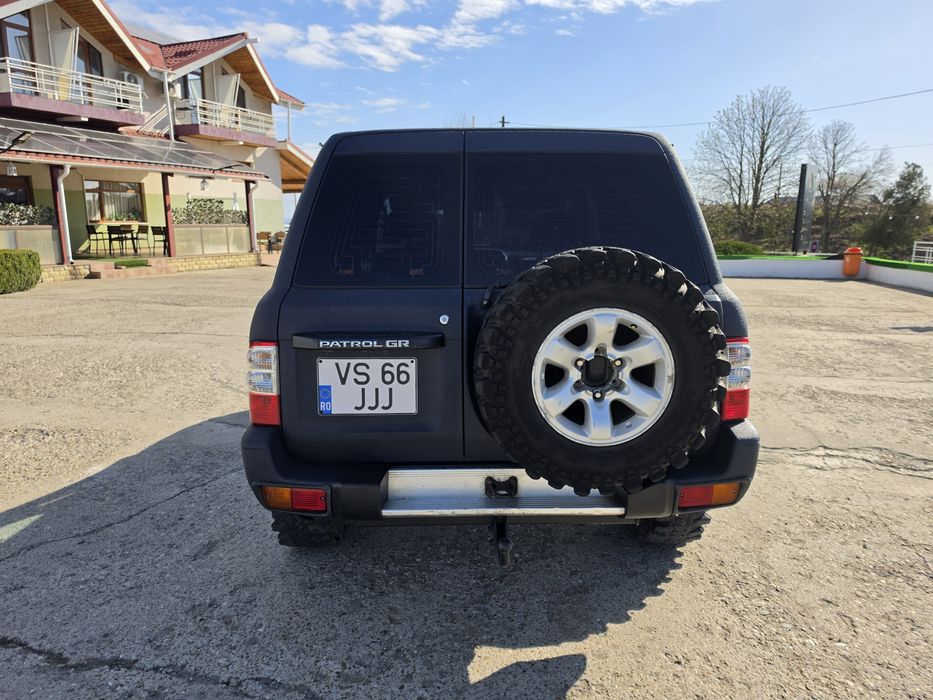 Vând Nissan patrol