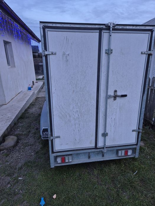 Remorca auto  isoterma