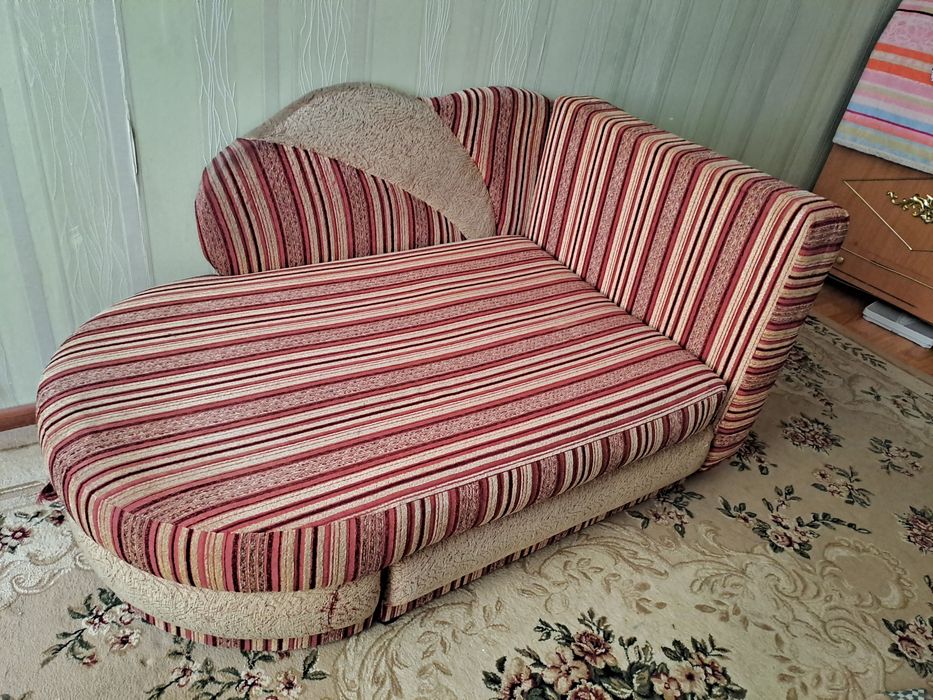Прпродам мягкую мебель тахту