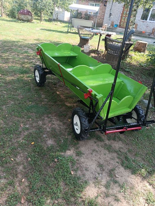 Vând căruțe de ponei