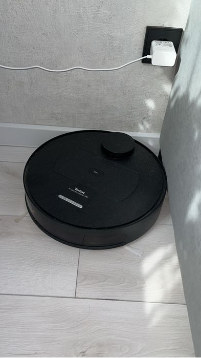 Продам робот пылесос Tefal, замена аккумулятора