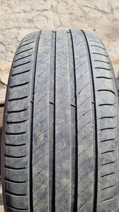 Продам шину 215/55R17