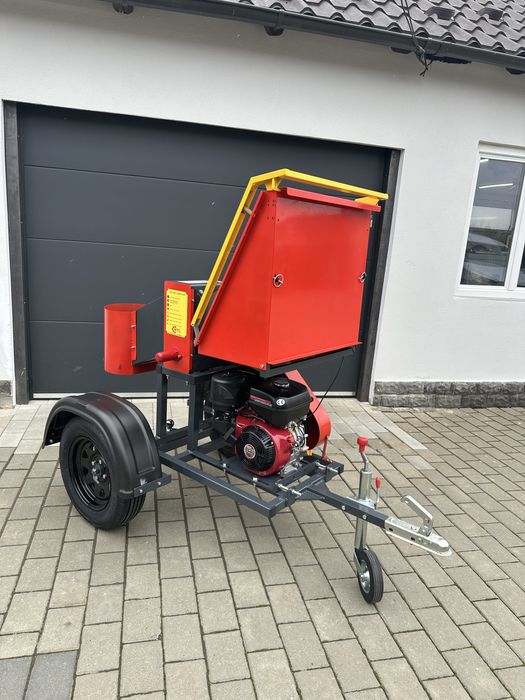 Tocător crengi TB90 PRO pe benzină tractabil profesional