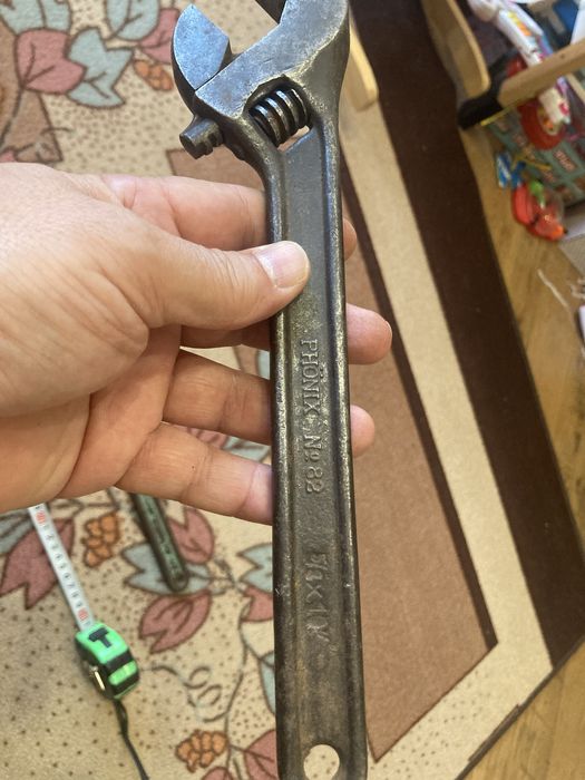 Френски ключ ………………………………….